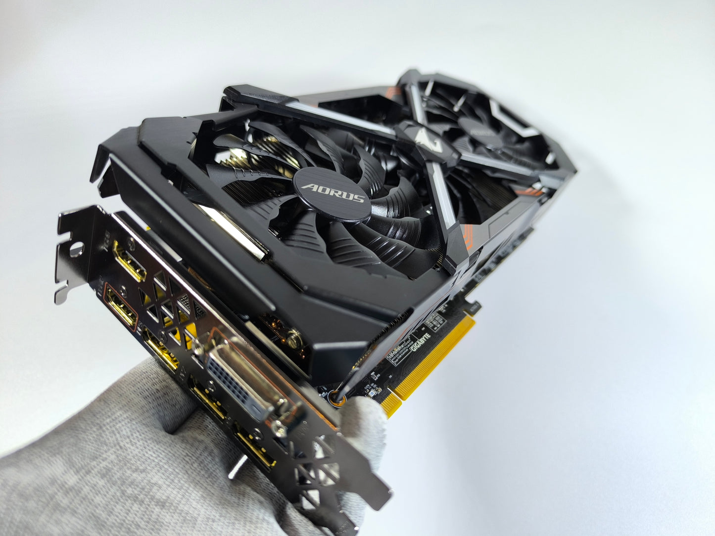 Gigabyte GTX 1080 TI 11GB Aorus - Refurbished