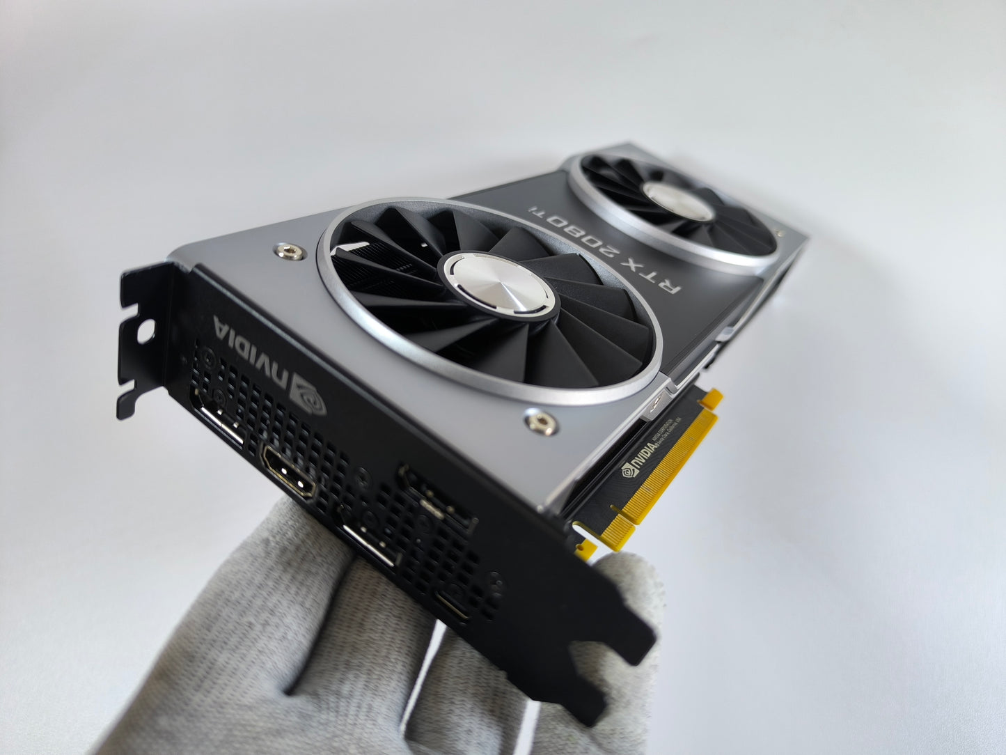 Nvidia RTX 2080 TI 11GB Founders Edition mit OVP - Refurbished