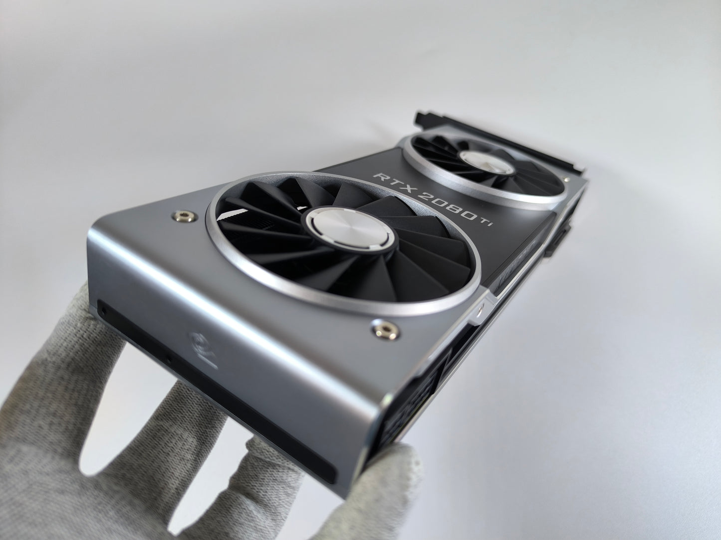 Nvidia RTX 2080 TI 11GB Founders Edition mit OVP - Refurbished